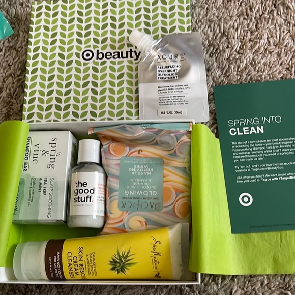 Target 🎯 Beauty Box NEW - Picture 3 of 11